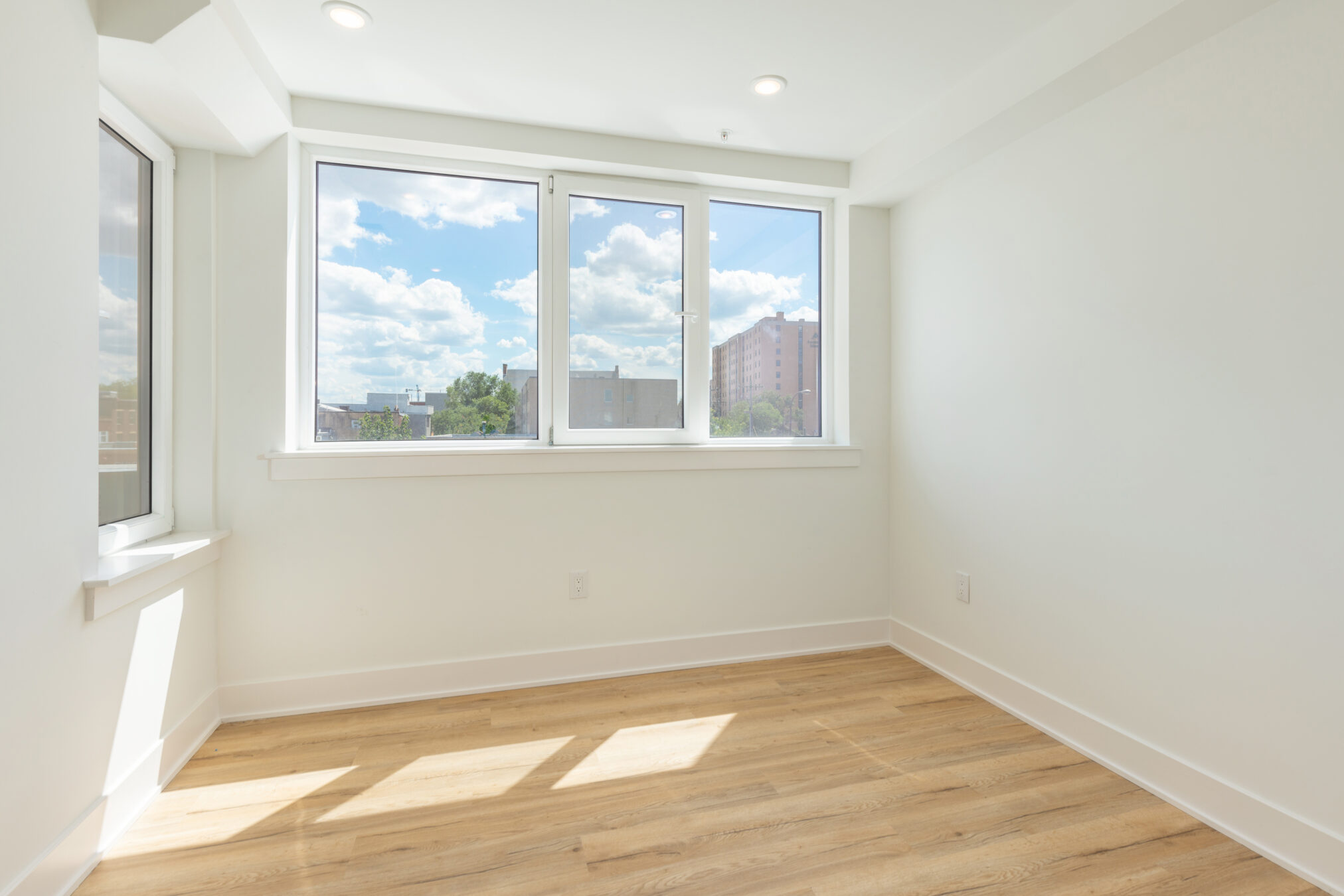 Property Photo For 629 W Girard Ave, Unit 402