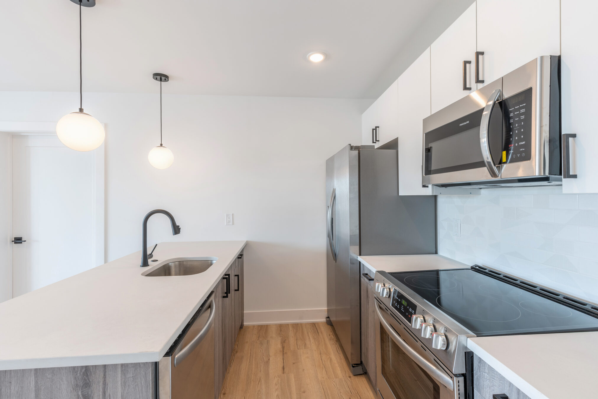 Property Photo For 629 W Girard Ave, Unit 402