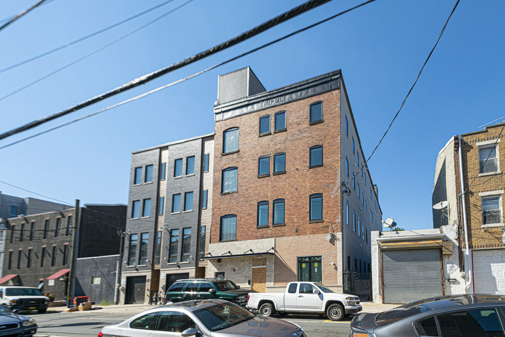 Property Photo For 1211 Bainbridge St, Unit 4D