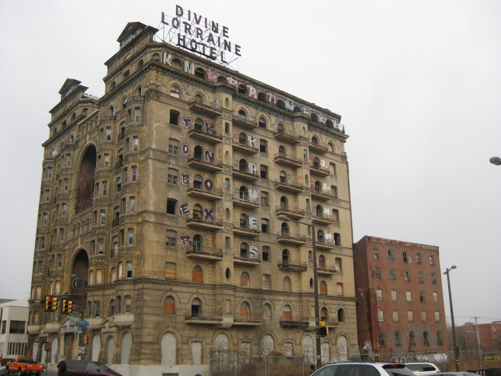 divine lorraine from south.jpg